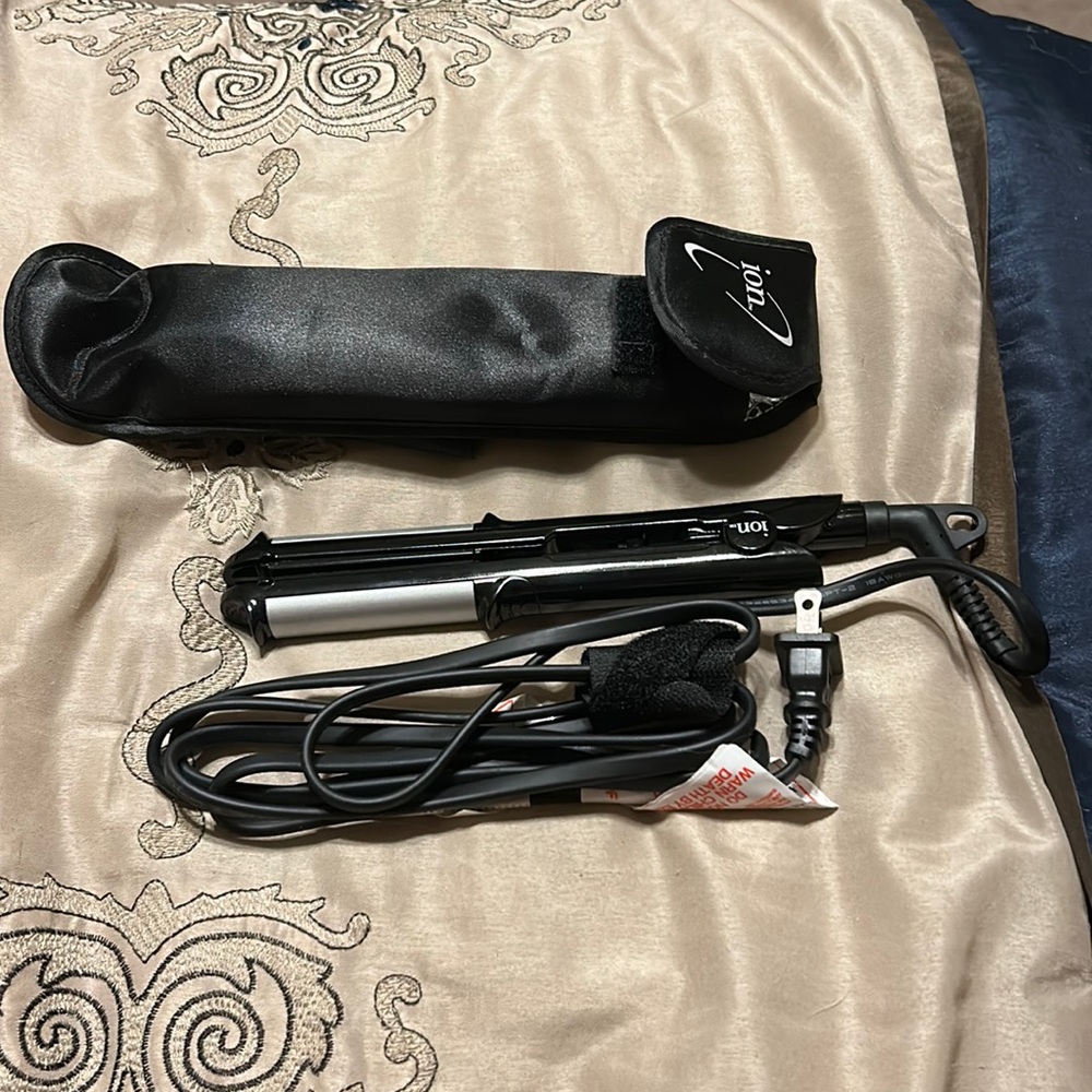Ion mini curler and straightener combo